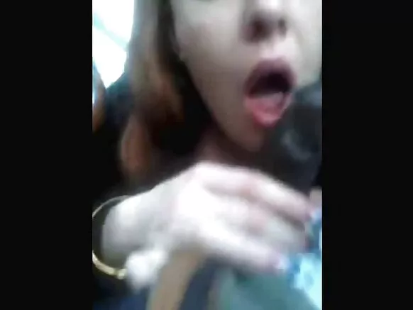 Miñiiko fucks hoore suka debbo daneejo e nder oto e dow lowre makko porno ɓaleejo.