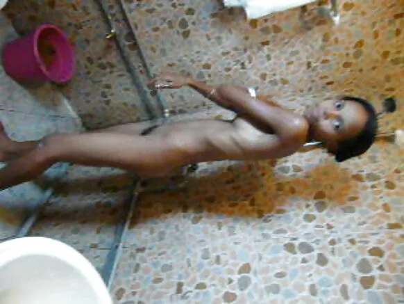 Slim ɓaleejo ɓuuɓɗo ɓuuɓɗo ina ndaara wideyoo porno sukaaɓe Afrik ko adii.